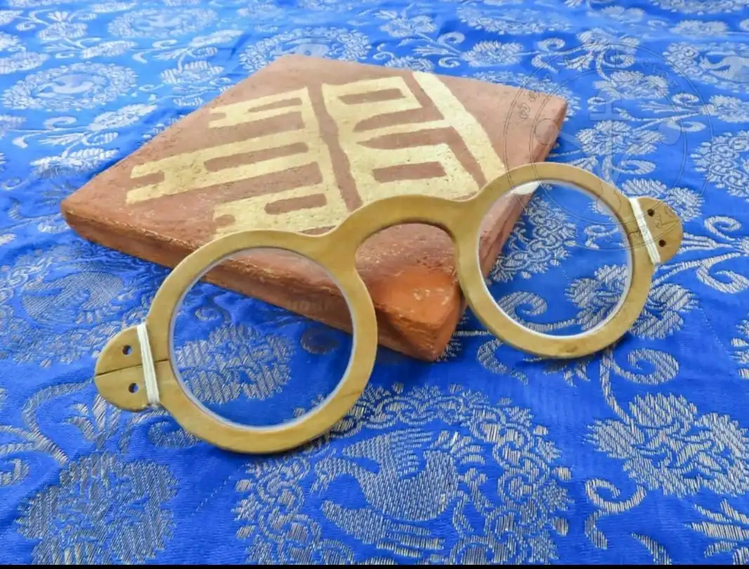 Sejarah Kacamata: Penemuan yang Mengubah Cara Manusia Melihat Dunia