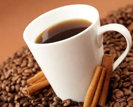 Selain Bikin Harum, Menambahkan Kayu Manis ke Kopi Ternyata Punya Beragam Manfaat Kesehatan