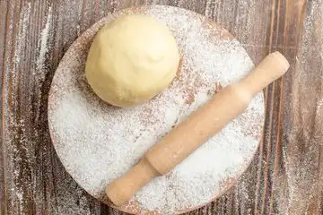 Mengapa Adonan Roti Perlu Didiamkan Sebelum Dipanggang?