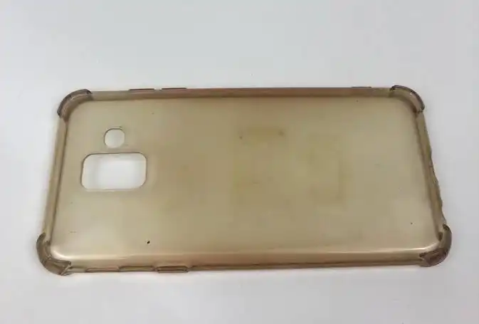 Kenapa Case HP Bening Bisa Menguning Padahal Hanya Dipakai?