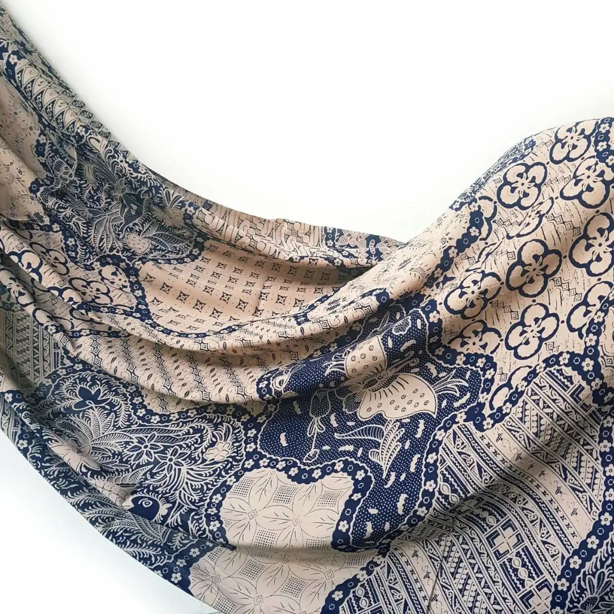 Transformasi Batik di Era Digital: Antara Tradisi dan Inovasi