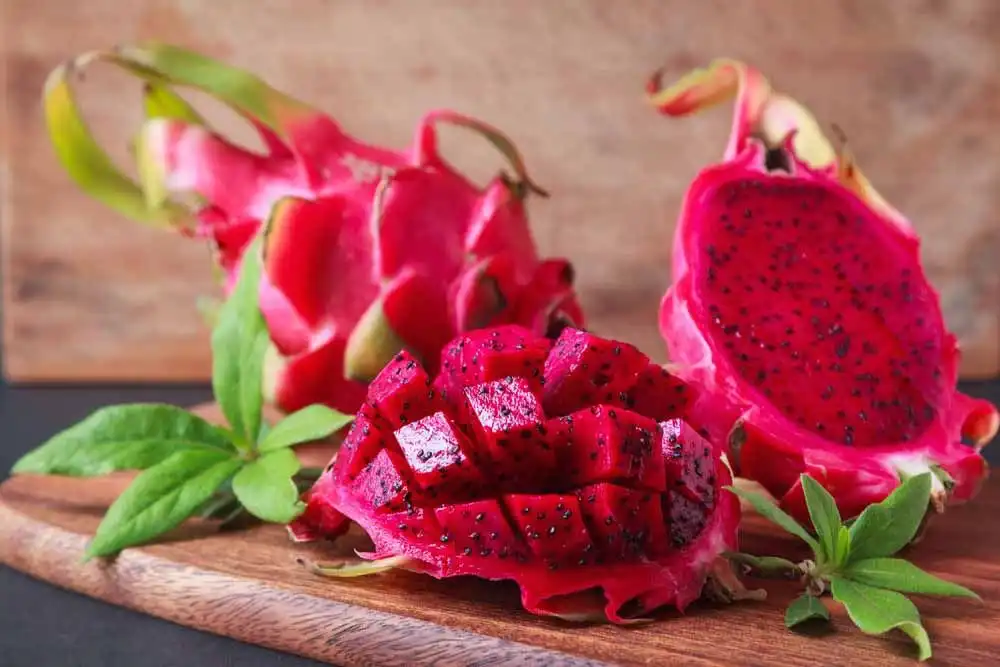 Buah Naga Bukan Cuma Cantik! Ini 7 Manfaatnya untuk Pencernaan, Jantung hingga Daya Tahan Tubuh