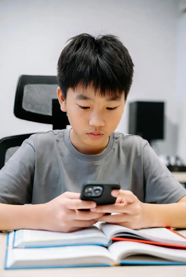 Apakah Bermain Gadget Bisa Menurunkan IQ?