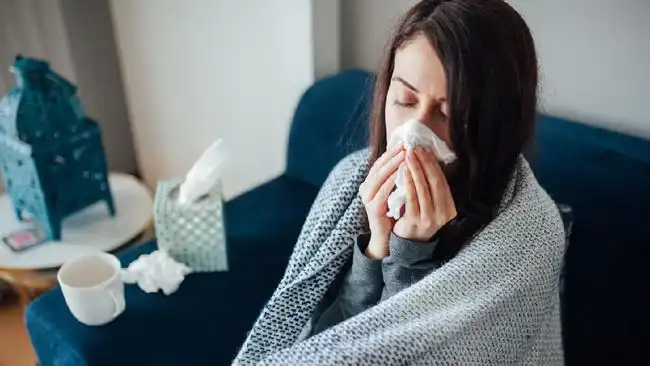 Sering Bersin Saat Bangun Tidur? Ini 7 Penyebab yang Perlu Diketahui