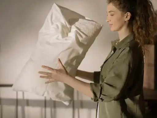 Benarkah Sarung Bantal Berpengaruh terhadap Kondisi Kulit Wajah?