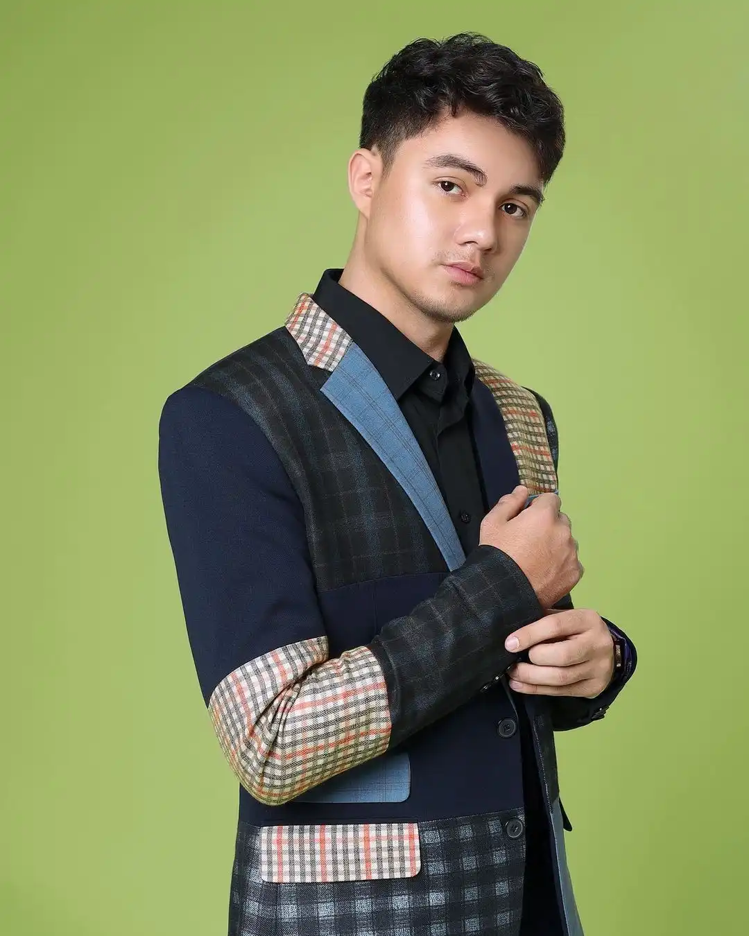 Lirik Lagu Selasa Paul Aro