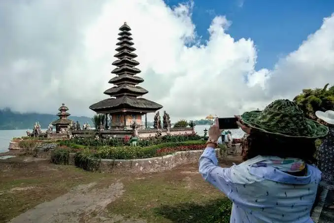Alasan Mengapa Kita Perlu Sesekali Pergi Berwisata