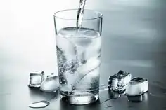 Mitos atau Fakta: Benarkah Air Es Bisa Bikin Berat Badan Naik?