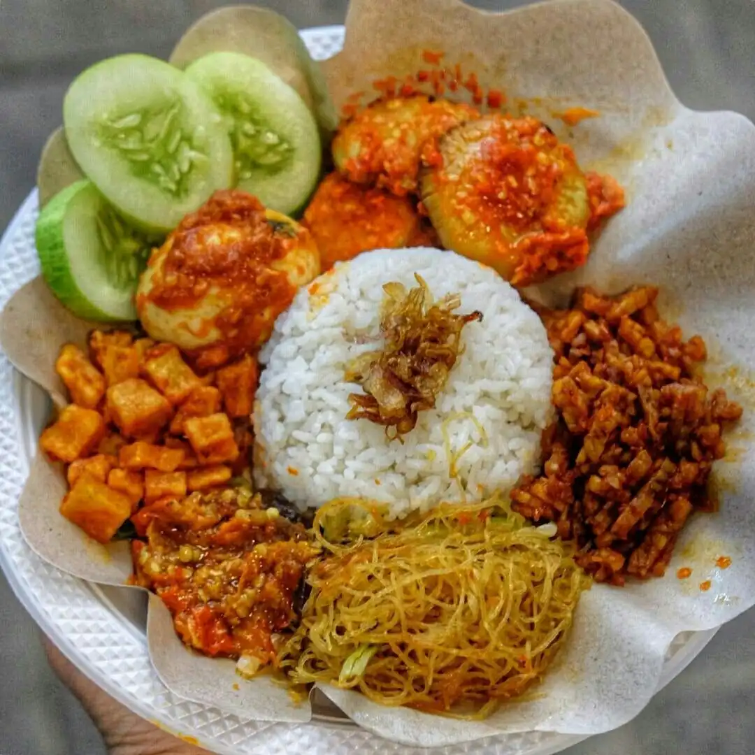 Bahaya Sarapan Nasi Uduk dan Gorengan Buat Produktivitas Kerja