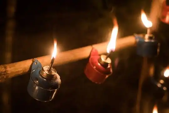 Kenapa Warga Negara Ini Mematikan Lampu Saat Perayaan Tertentu?