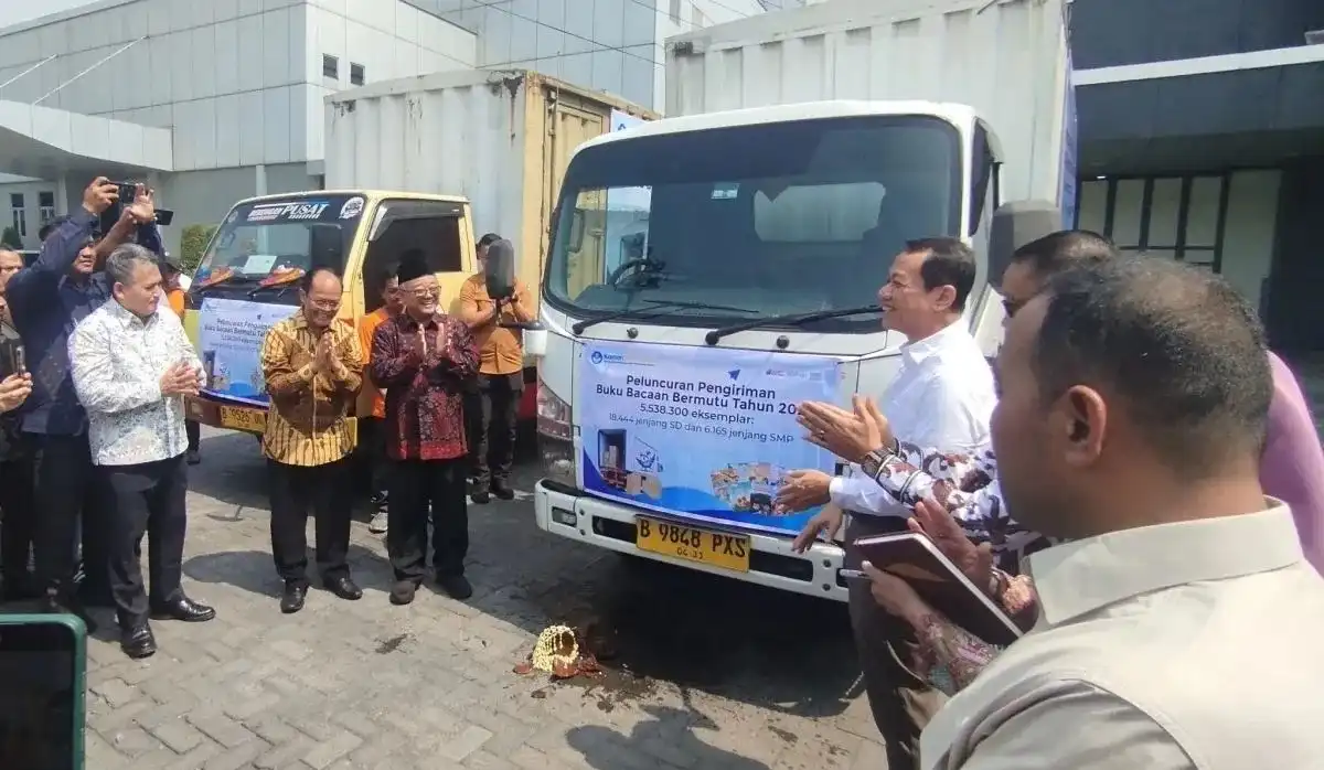 5,54 juta buku bacaan didistribusikan ke 24.609 sekolah di Indonesia