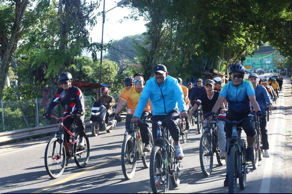 Ratusan Peserta Ramaikan Fun Bike HUT ke-81 RI di Panyabungan, Bupati Madina Dorong Gaya Hidup Sehat