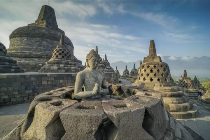 Sejarah Candi-Candi Megah di Indonesia: Warisan Peradaban yang Tetap Berdiri Kokoh