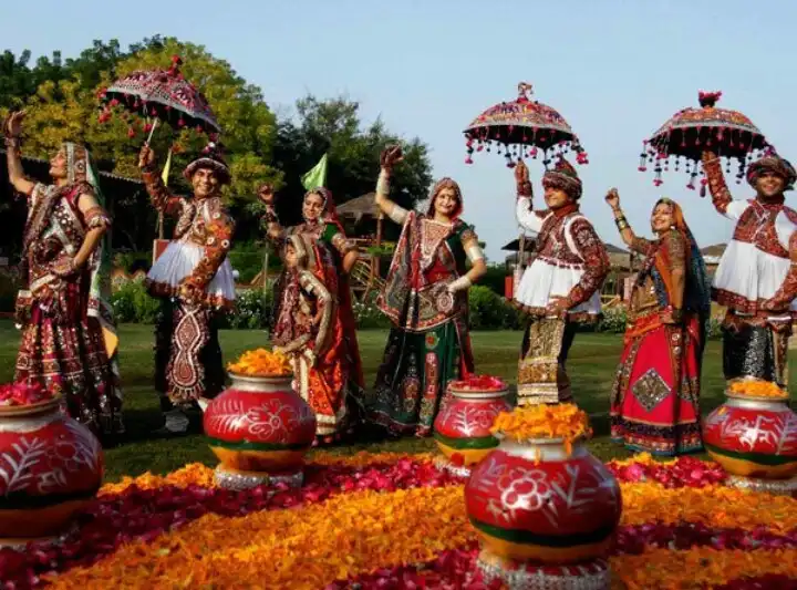 Kenapa Setiap Kali Mendengar Lagu India Kita Spontan Ingin Menari?