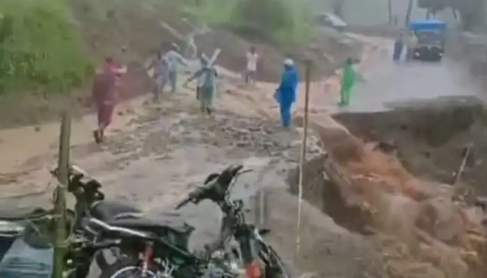 Banjir Genangi Jalan Provinsi, Akses Jembatan Merah-Muarasoma Terancam Putus