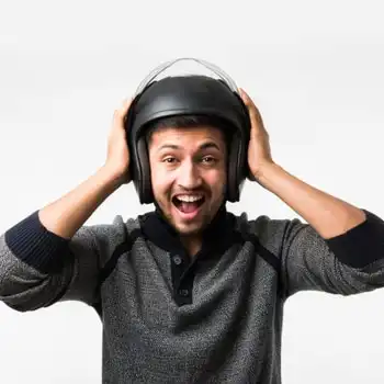 Kenapa Kepala Sering Gatal Saat Pakai Helm? Ternyata Bukan Sekadar Karena Keringat