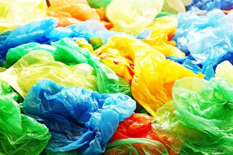 Plastik Membutuhkan Waktu Lama untuk Terurai, Mengapa Sampah Ini Menjadi Masalah Lingkungan?