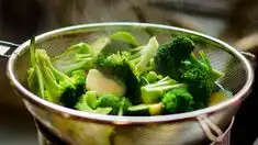 Jarang Disadari! Ini Manfaat Sayuran Kukus yang Diam-Diam Bikin Tubuh Lebih Sehat dan Awet Muda