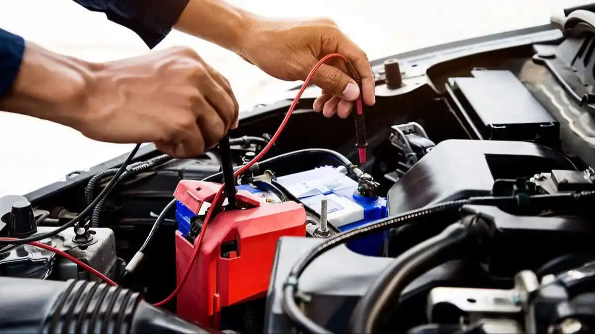 Aki Cepat Soak Padahal Baru Ganti? Jangan Salahin Motornya, Ini Cara Merawat Aki Kendaraan yang Benar!