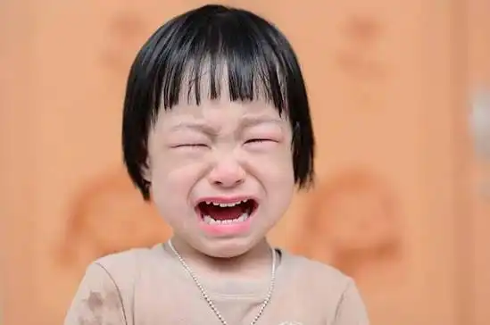 Mengapa Pengalaman Masa Kecil Bisa Memengaruhi Perilaku Saat Dewasa?