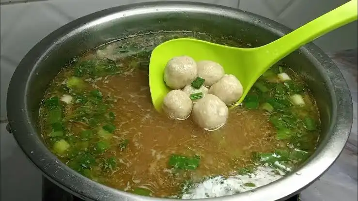Apa yang Membuat Kuah Bakso Terasa Gurih?