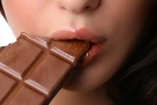 Mitos atau Fakta: Apakah Cokelat Benar-Benar Menyebabkan Jerawat?