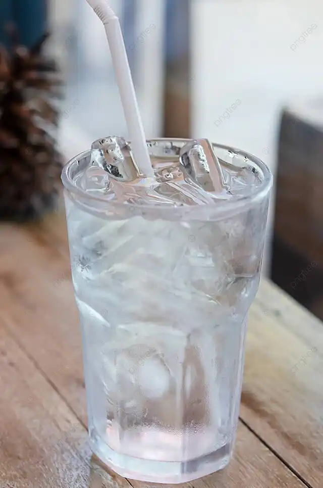 Mitos atau Fakta: Minum Air Es Bisa Menyebabkan Batuk? Ini Penjelasan Medisnya
