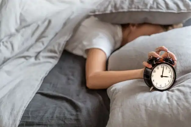 Kurang Tidur Bukan Cuma Ngantuk: 10 Bahaya yang Diam-Diam Mengintai Tubuhmu