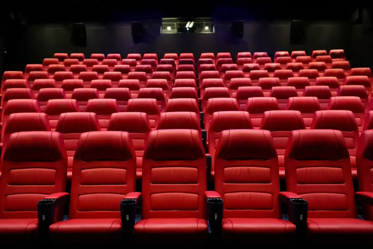Kenapa Huruf I dan O Sering Hilang dari Nomor Kursi Bioskop? Ternyata Ini Alasannya