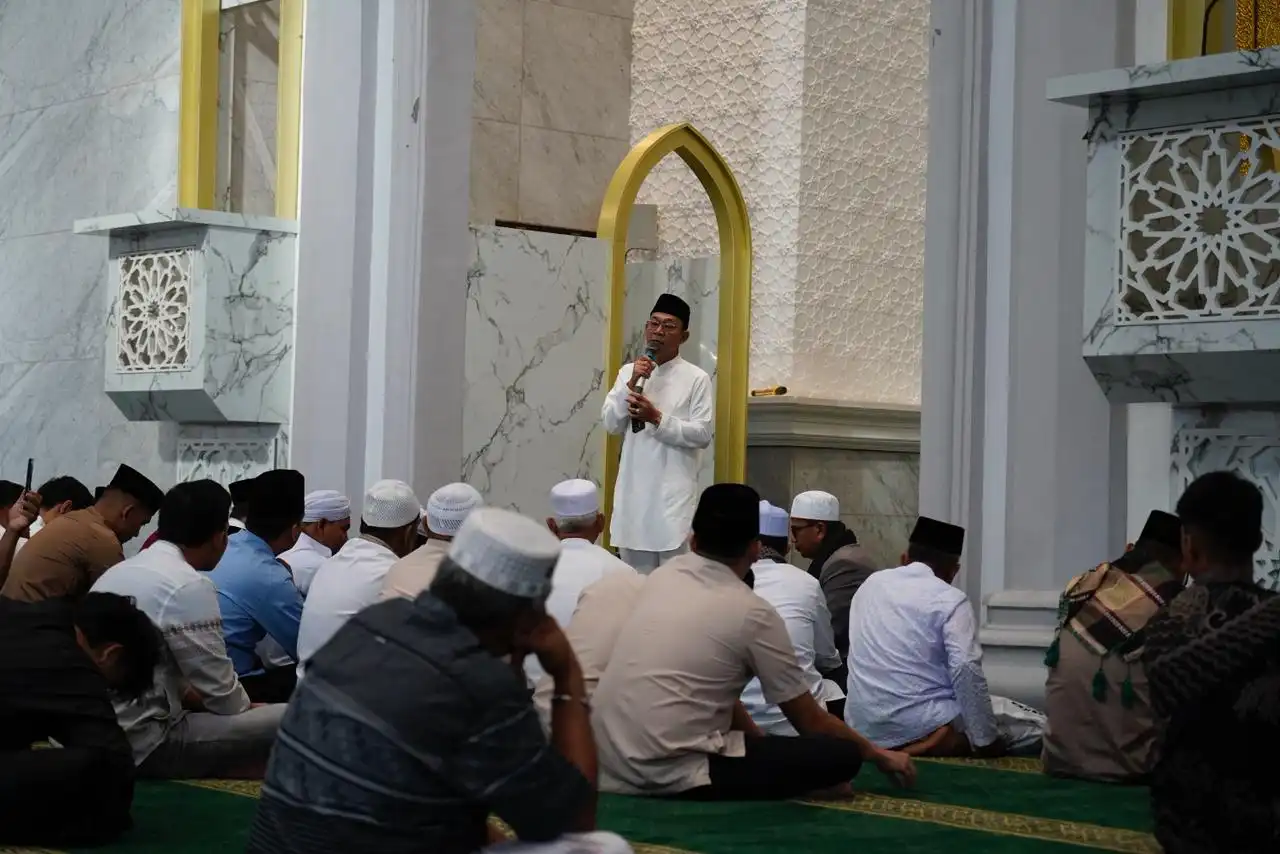 Bupati Tapsel Gus Irawan Pasaribu Salat Idul Fitri di Sipirok, Ajak Masyarakat Perkuat Kebersamaan