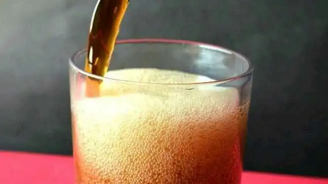 Mengapa Minuman Bersoda Membuat Kita Ingin Minum Lagi?