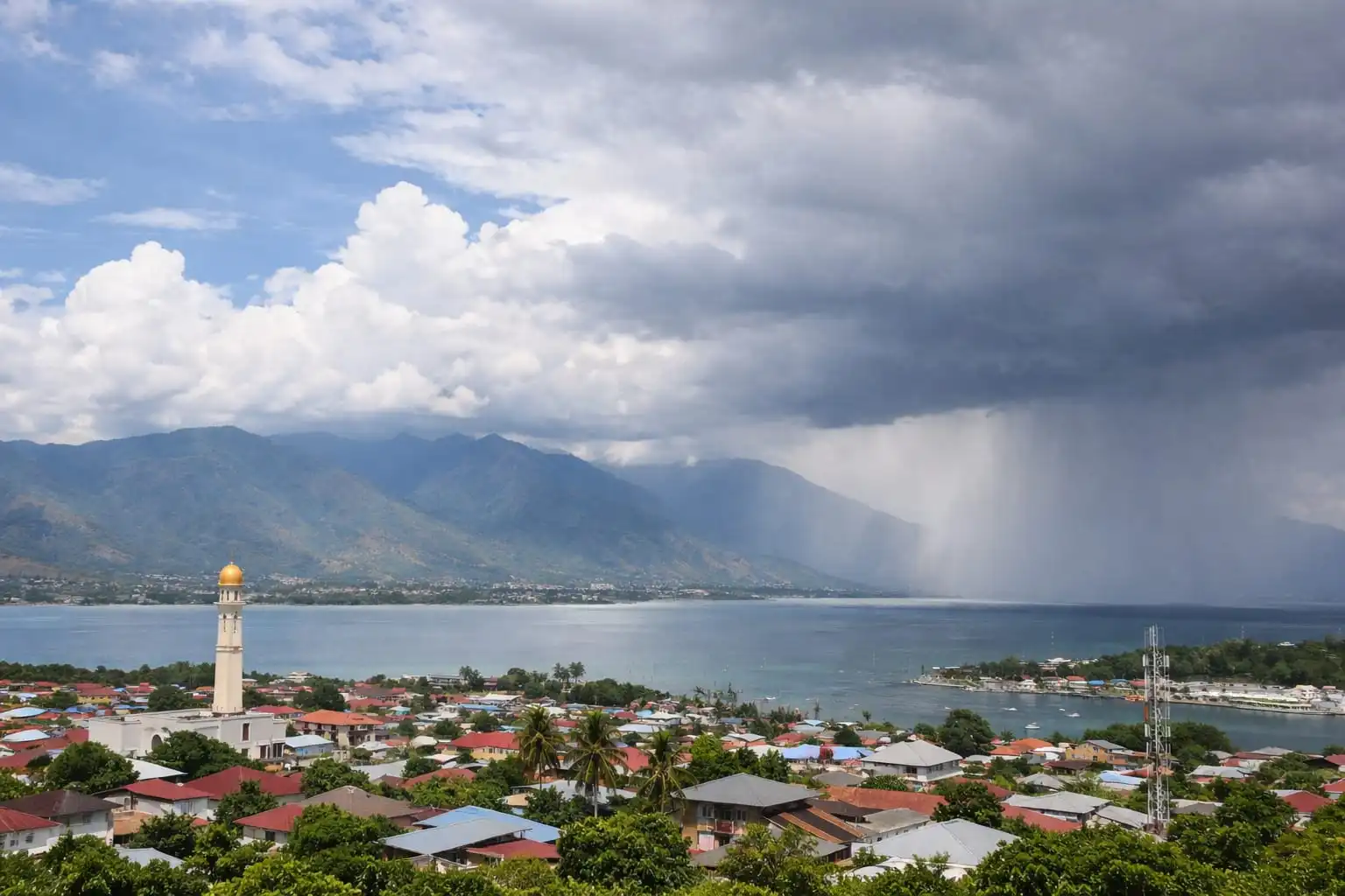 Prakiraan Cuaca Sumatera Utara Senin 12 Oktober 2026: Sejumlah Wilayah Berpotensi Hujan Lebat dan Angin Kencang