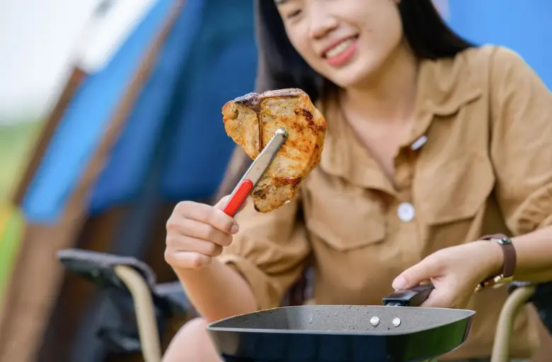 Sering Minum Teh Setelah Makan Daging? Ketahui Dampaknya untuk Tubuh