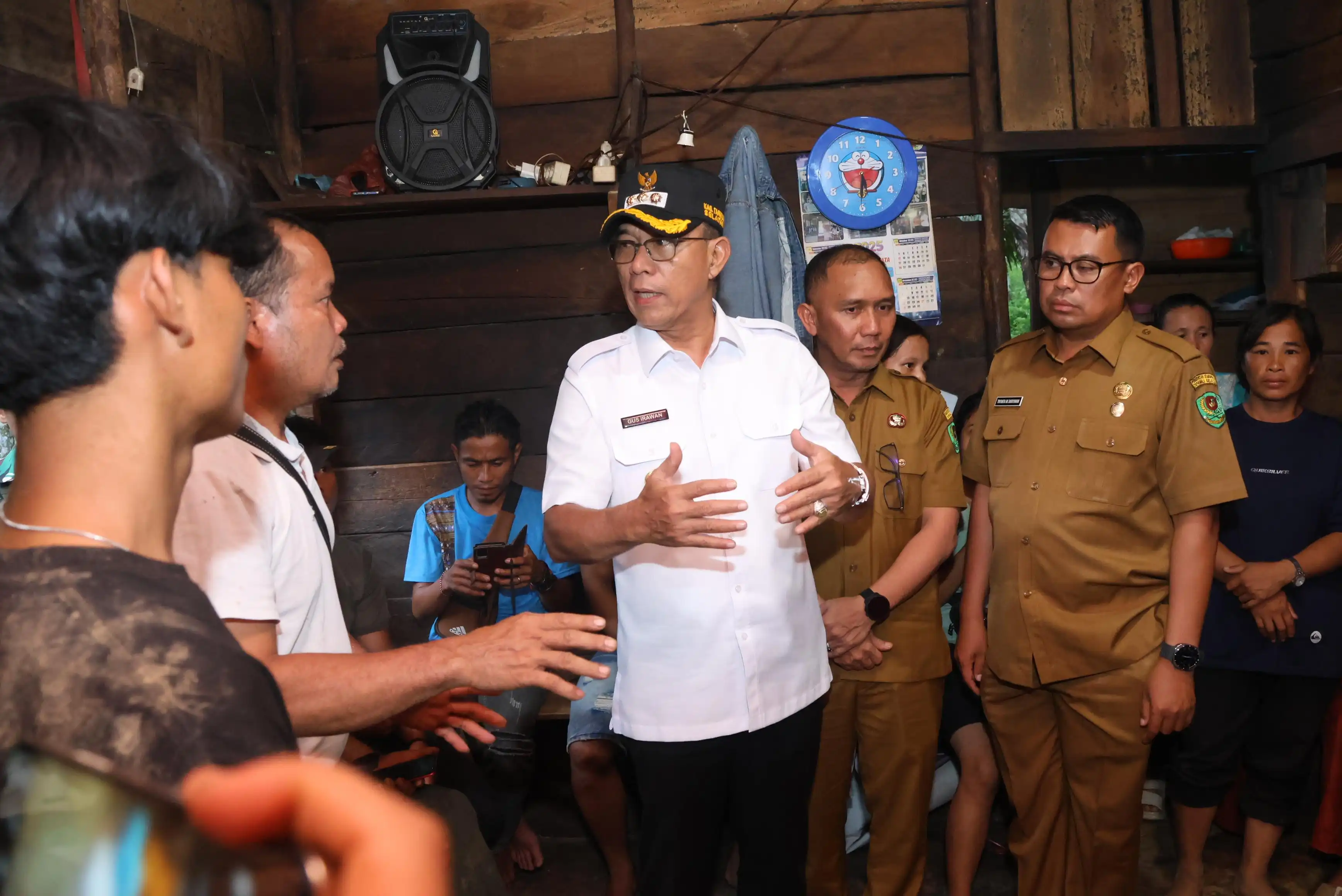 Bupati Tapanuli Selatan Gus Irawan Pasaribu Kunjungi Keluarga Korban Longsor Batangtoru, Pastikan Pencarian dan Bantuan Maksimal