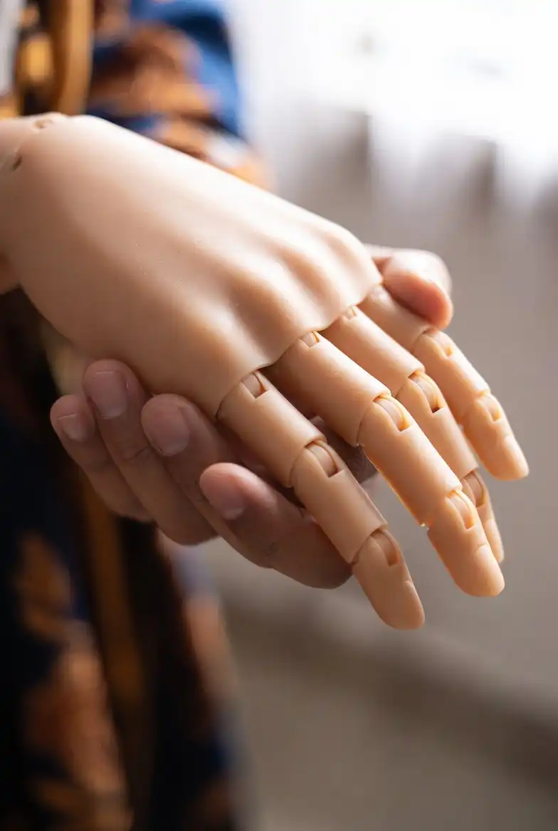 Kulit Buatan yang Bisa Merasakan Sentuhan: Teknologi  Yang Meniru Rasa Manusia