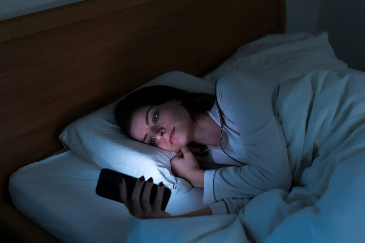 Mengapa Banyak Orang Suka Menunda Tidur?