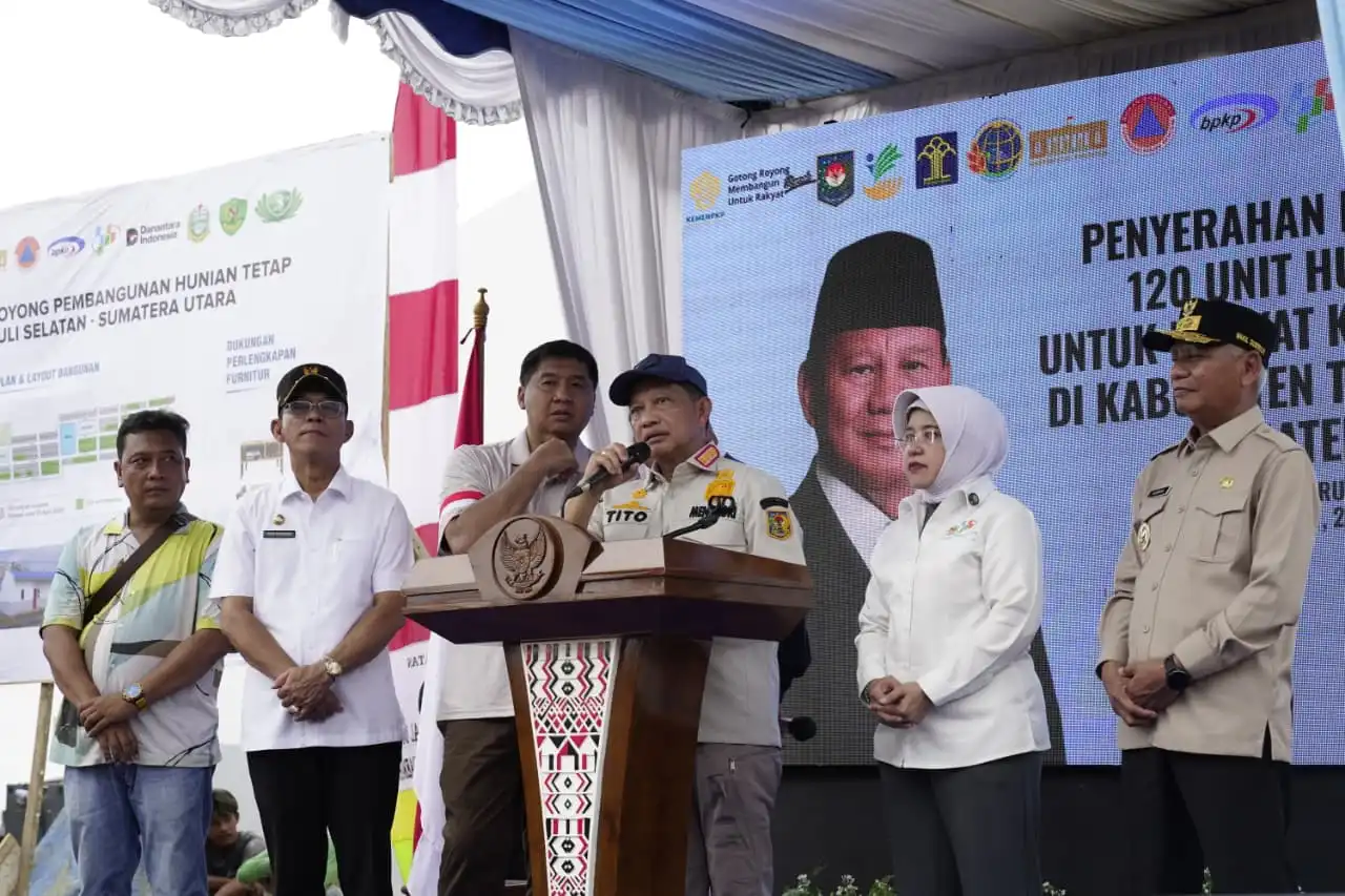 Mendagri Tito Karnavian dan Menteri PKP Maruarar Sirait Serahkan 120 Huntap di Tapsel, Pemulihan Pascabencana Dipuji Tercepat Nasional