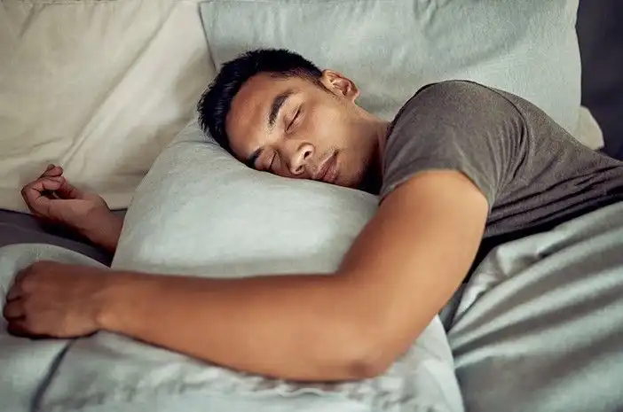 Kebiasaan Sederhana yang Membantu Tidur Lebih Nyenyak