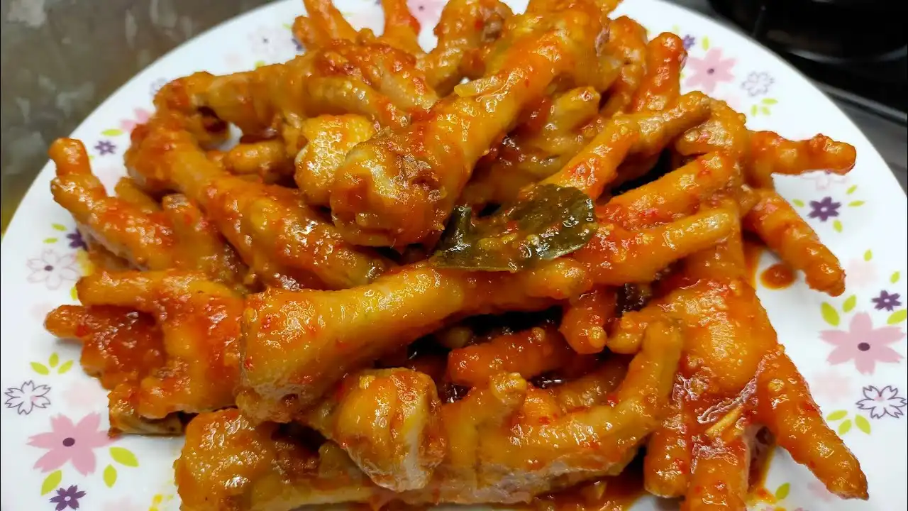 Seni Menikmati Ceker Ayam