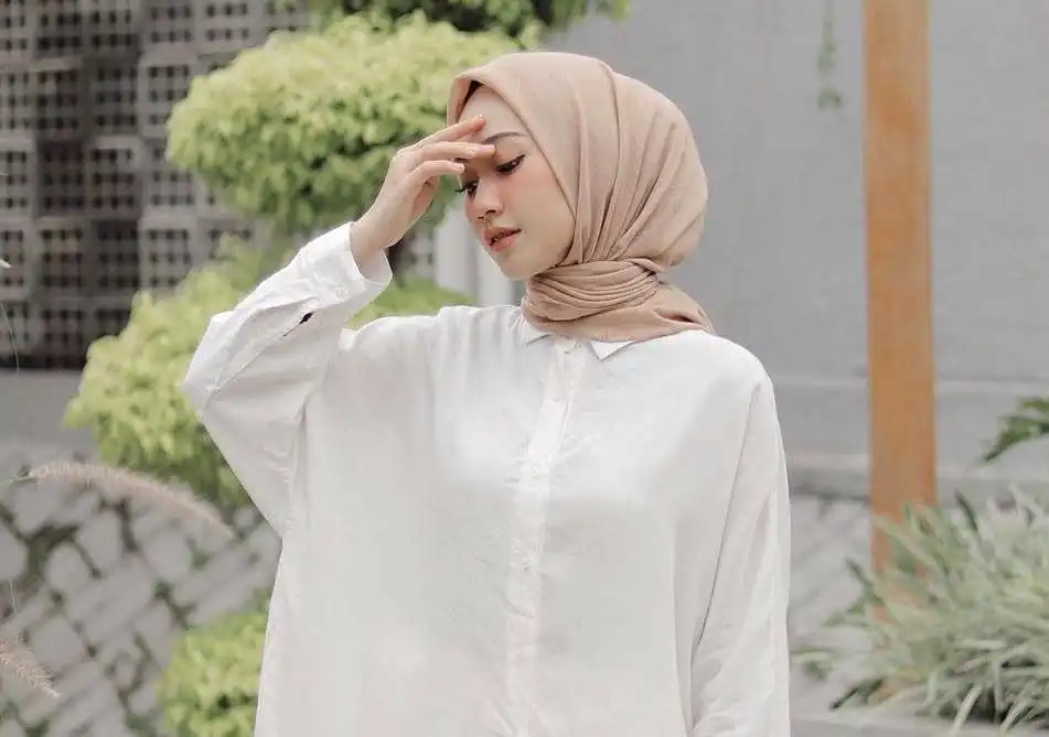Mix and Match Jilbab Coklat untuk Gaya Harian yang Lebih Modis