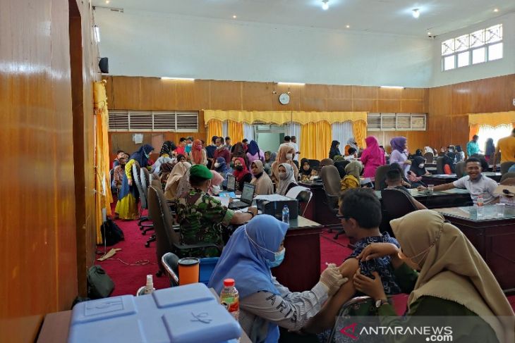 Ruang paripurna DPRD Padangsidimpuan disulap jadi tempat vaksinasi