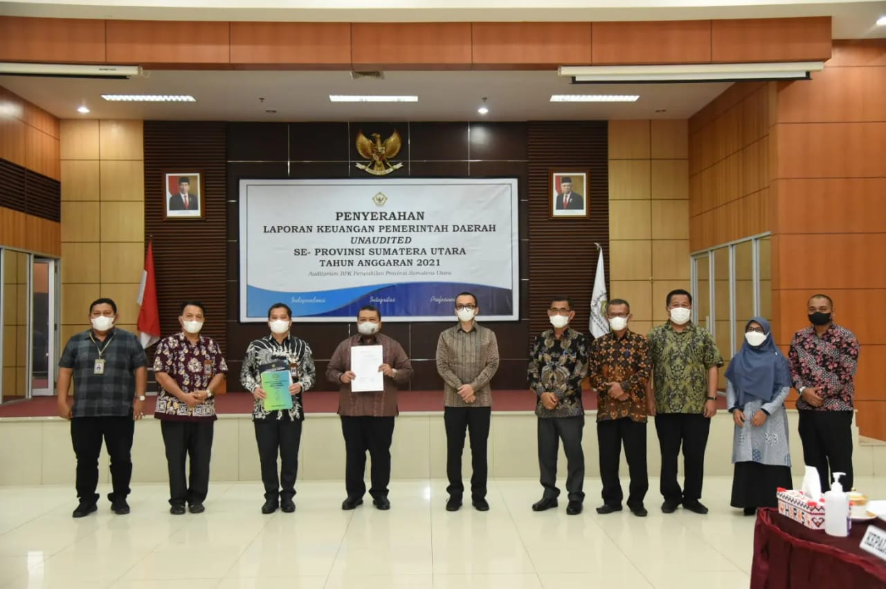 Bupati Tapsel Serahkan LKPD Unaudited 2021 ke BPK RI di Hari ke 53 Atau 37 Hari Lebih Cepat Dari Ketentuan Perundangan