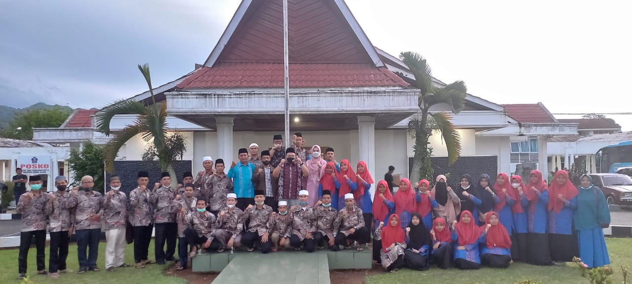 Lepas Kafilah MTQN Tapsel ke Medan, Bupati Dolly Pasaribu : Tanamkan Mental Juara di Hati Kalian