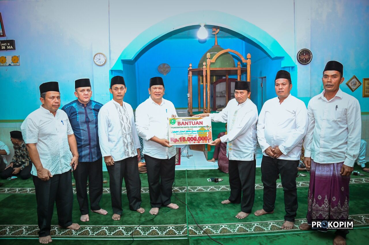 Dalam rangka memperingati Isra' Mi'raj sekaligus menyambut bulan suci Ramadhan 1443 H, Pemerintah melalukan Safari Isra' Mi'raj di seluruh kecamatan di Kota Padang Sidempuan.