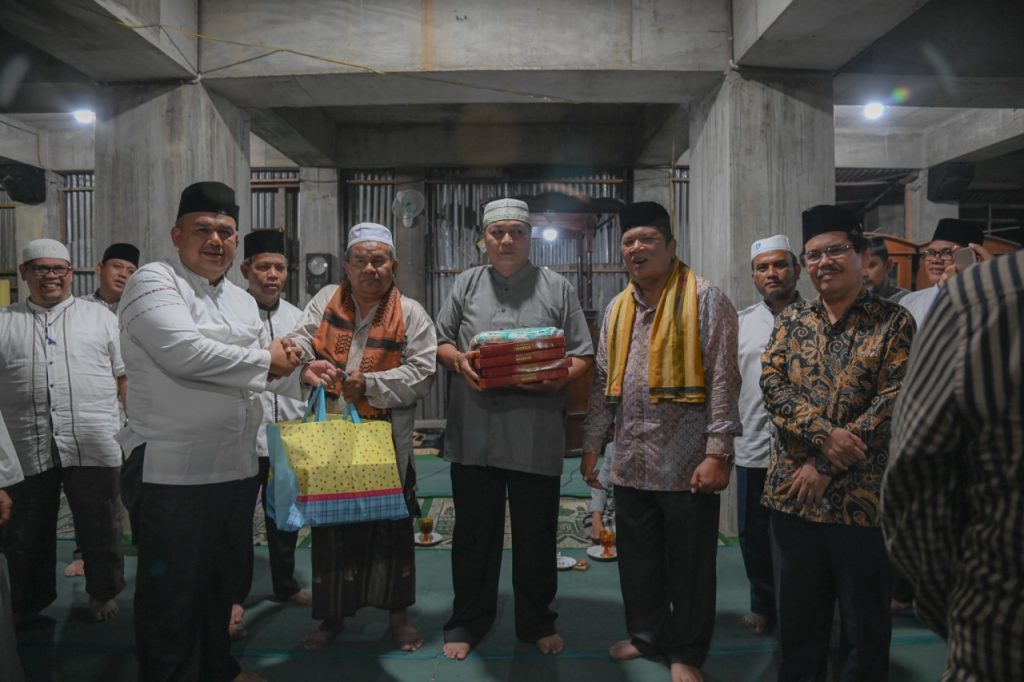 Hari Ke-4 Safari Ramadhan Pemko Padang Sidempuan, Bantu Masjid Pijorkoling Rp45 Juta