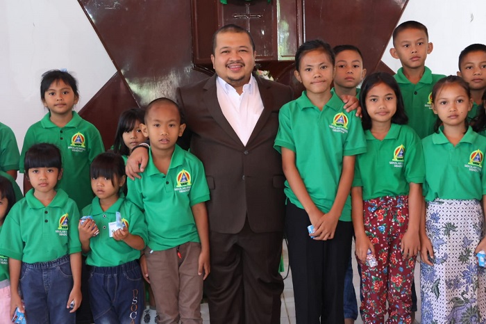 Kedatangan Bupati Tapsel dan Thariq Disambut Hangat Anak-Anak Sekolah Minggu