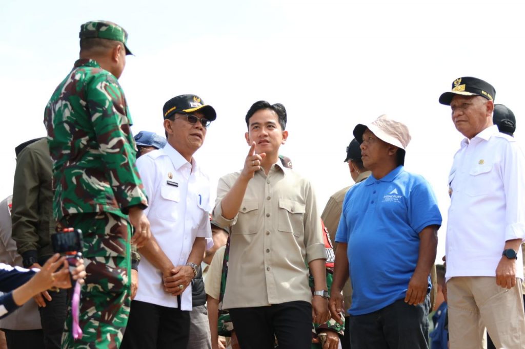 Wapres Gibran Tinjau Lokasi Banjir Bandang di Tapsel, Janjikan Percepatan Penanganan Infrastruktur dan Sekolah