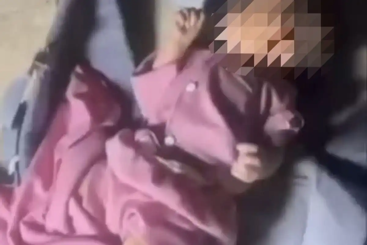 Warga Bangkalan Temukan Bayi Perempuan Menangis di Teras Toko