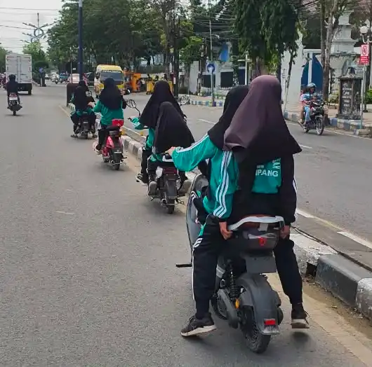 Sepeda Listrik Dilarang Melintas di Jalan Raya Utama, Ini Aturan yang Wajib Dipatuhi Warga Sampang