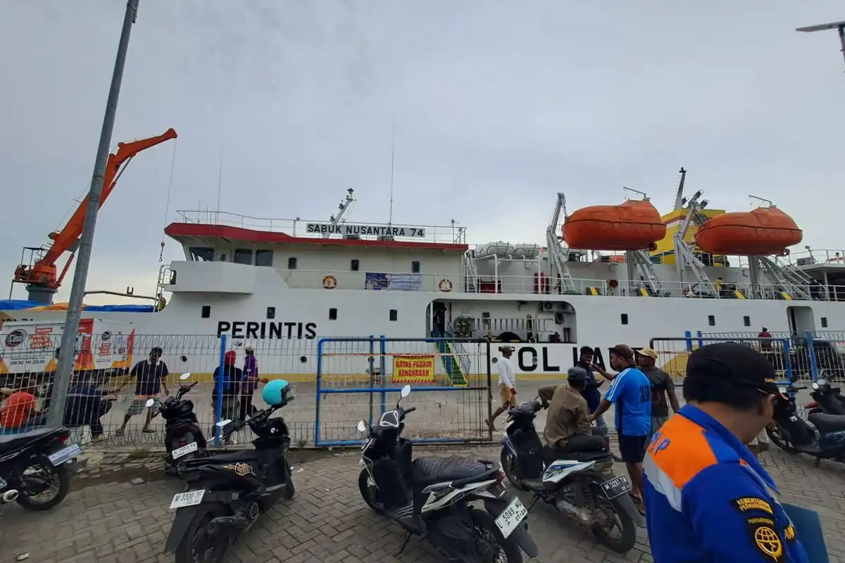 Cuaca Buruk, Kapal Rute dari Pelabuhan Kalianget Sumenep Tetap Berlayar